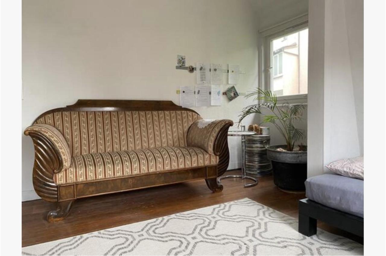 Séjour chez l'habitant Altbauwohnung Ost *